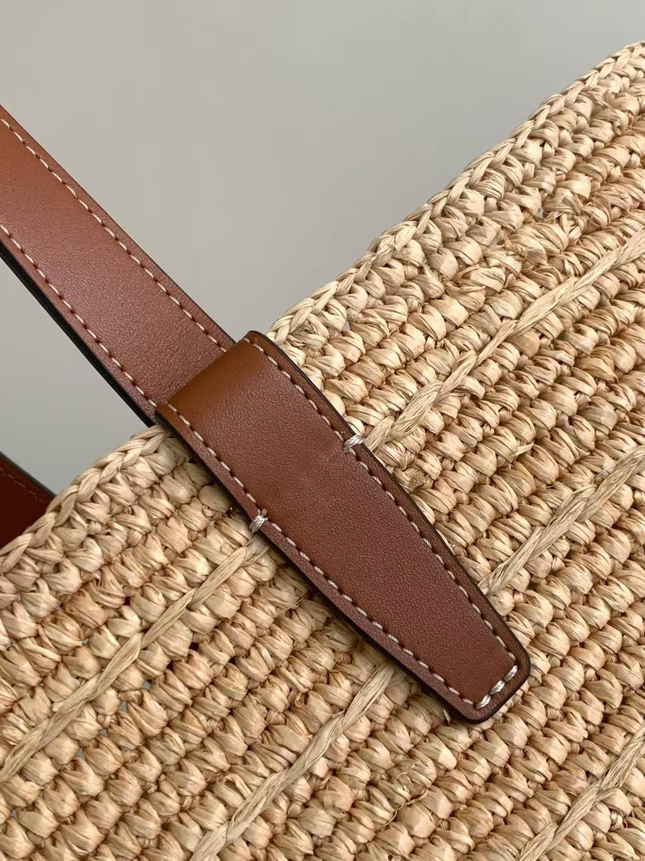 Customized high-end luxury handbags for women