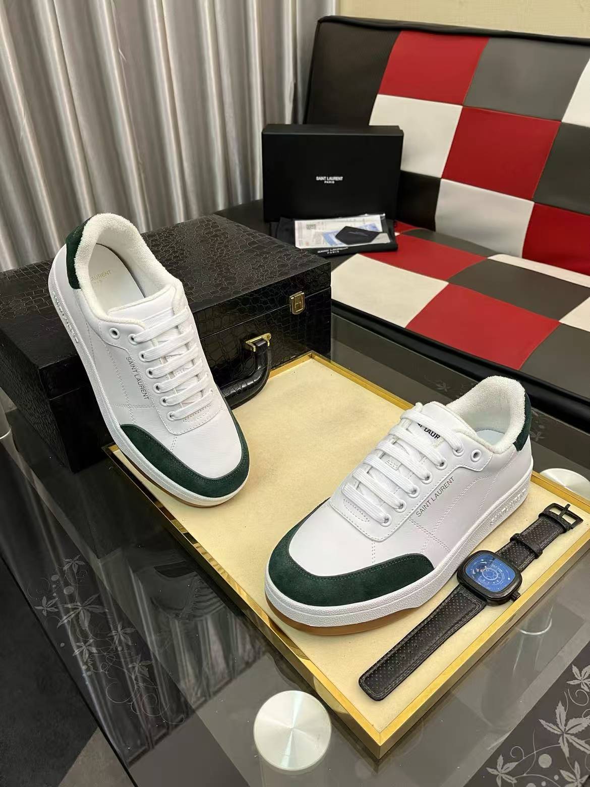 Customized high-end sneak shoes
