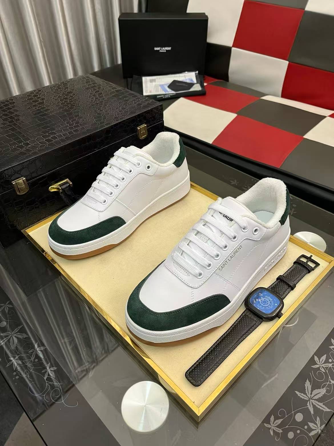 Customized high-end sneak shoes