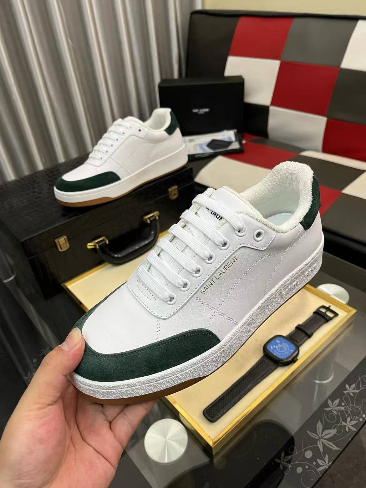 Customized high-end sneak shoes