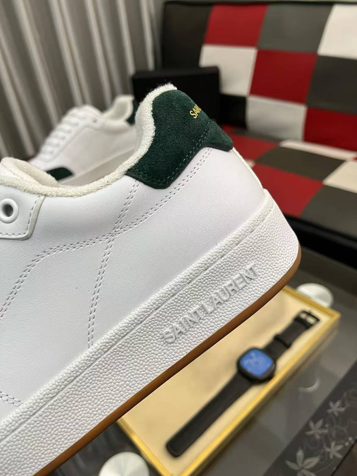 Customized high-end sneak shoes