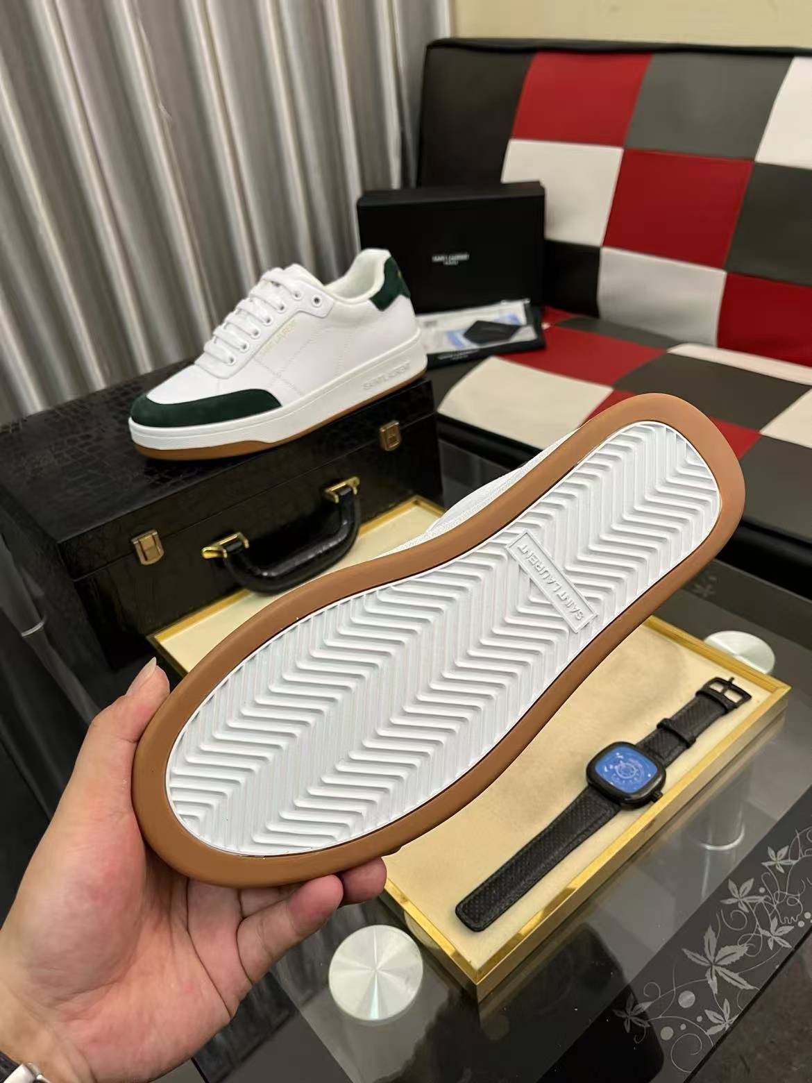 Customized high-end sneak shoes