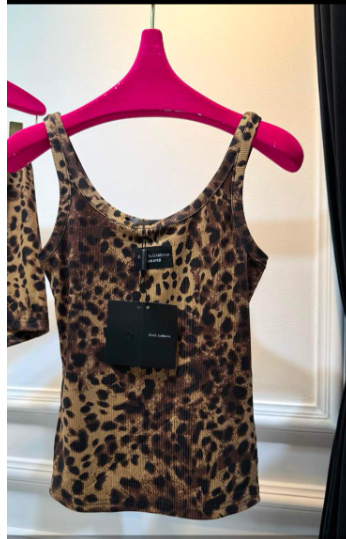 Fashionable and breathable clothing