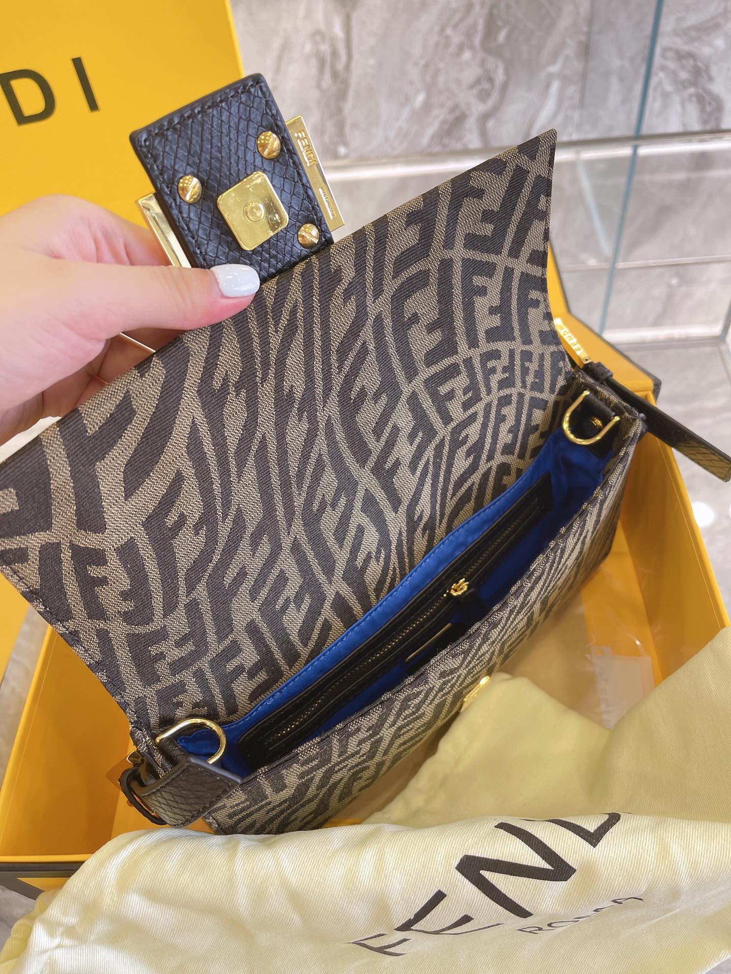 VL - Luxury Edition Bags FEI 210