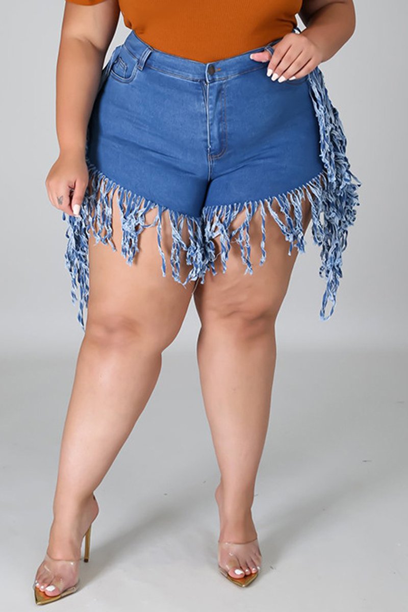 Plus Size Denim Tassel Hem Pocket Shorts