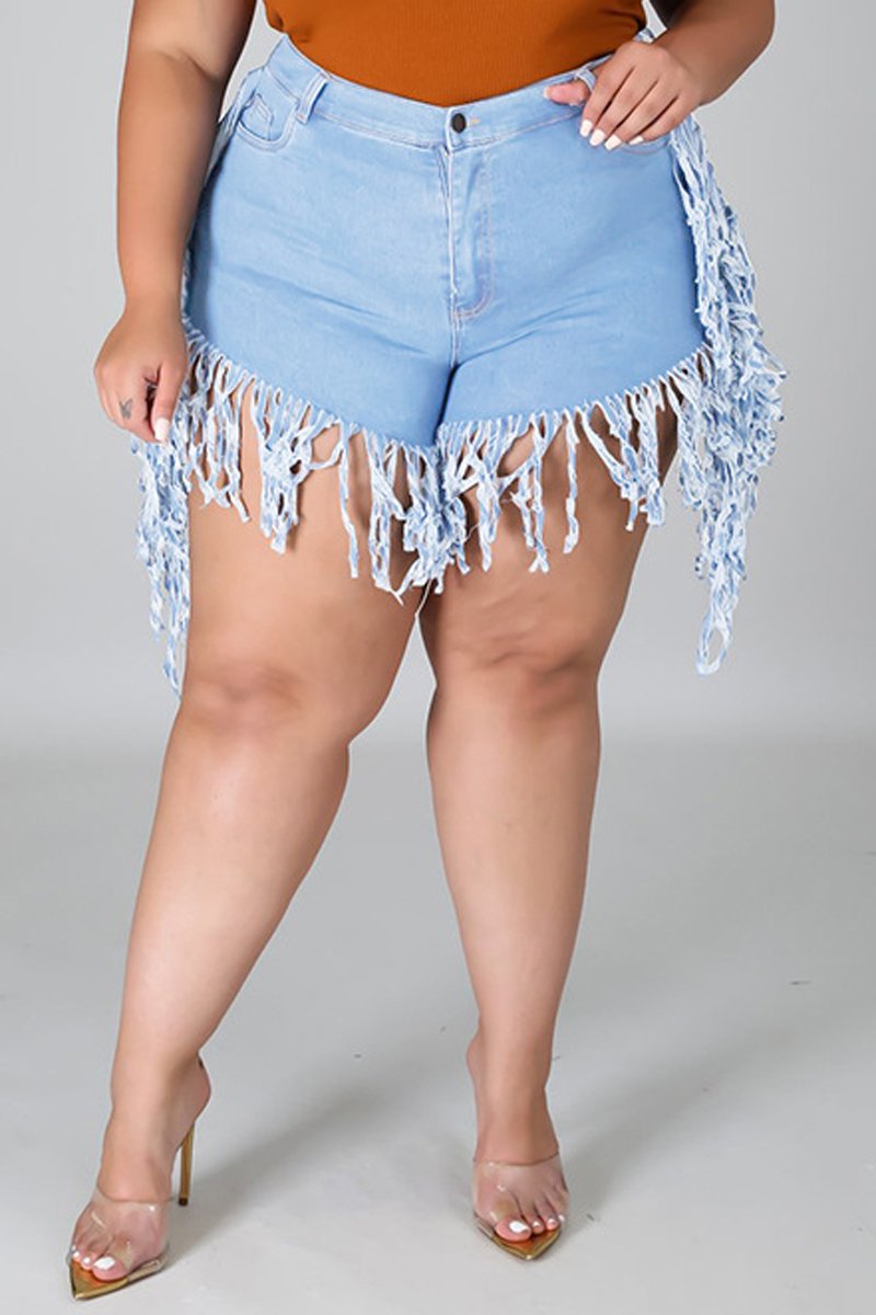 Plus Size Denim Tassel Hem Pocket Shorts