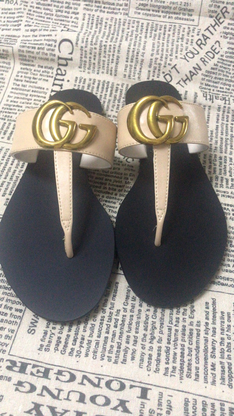 sneaker shoes Slippers Sandals Flip flops