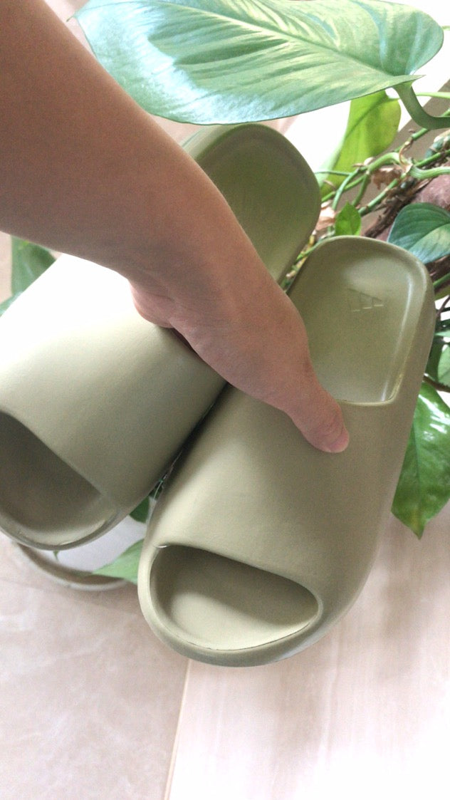 sneaker shoes  Slide