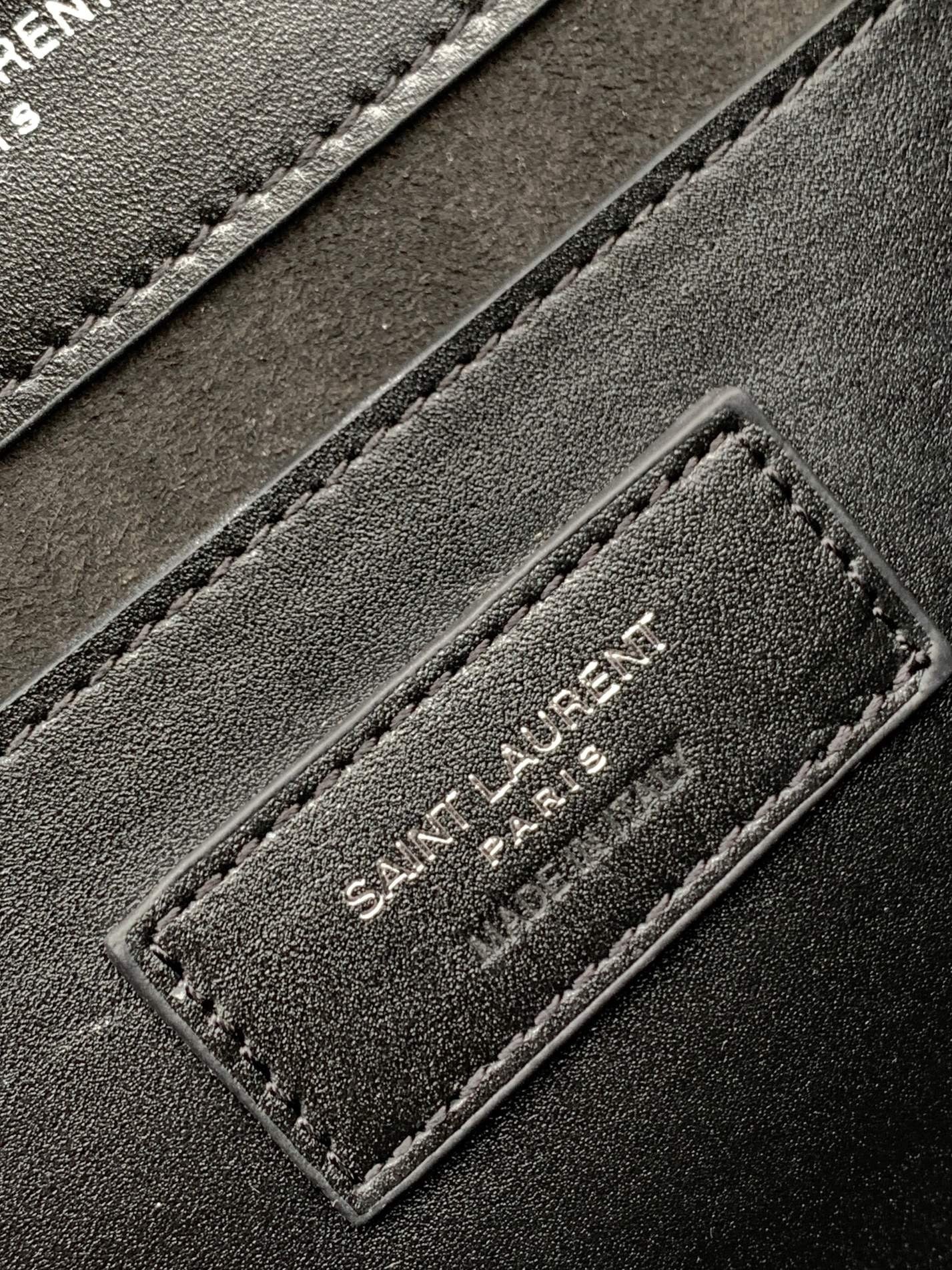 Luxury accessories A36
