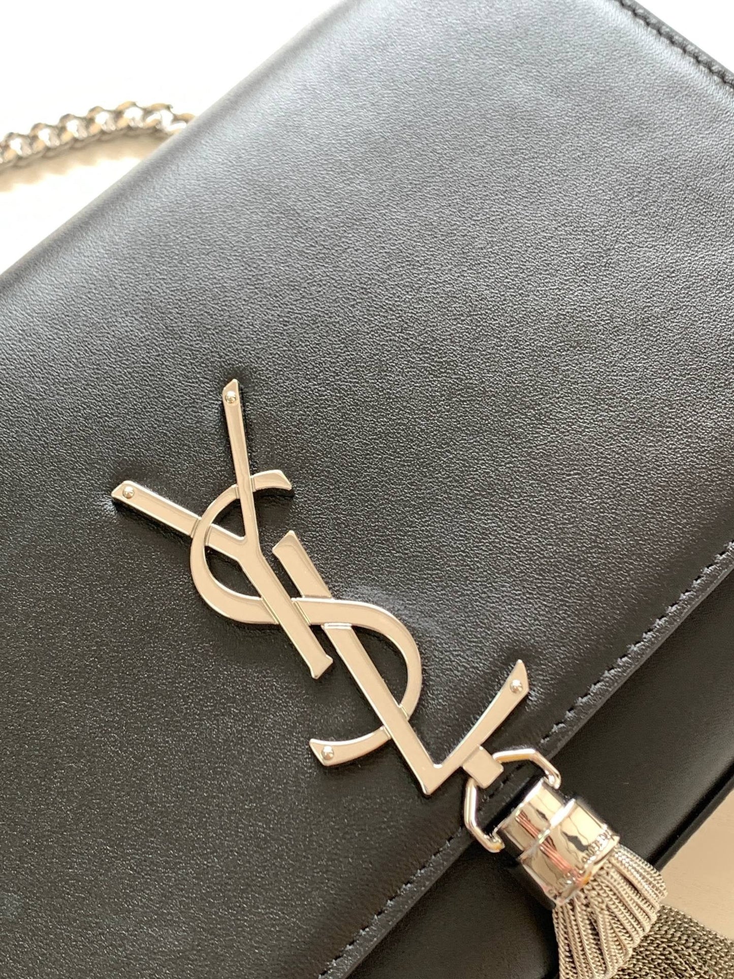 Luxury accessories A36