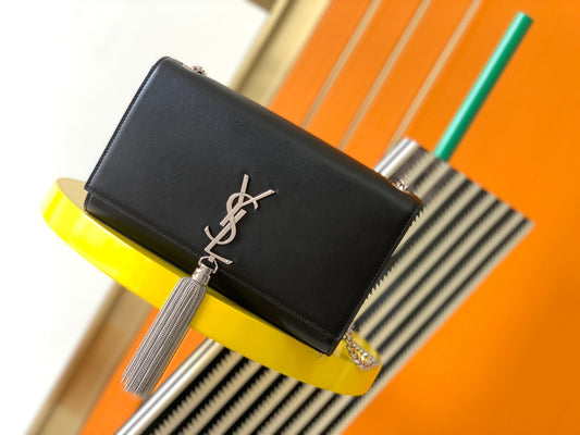 Luxury accessories A36