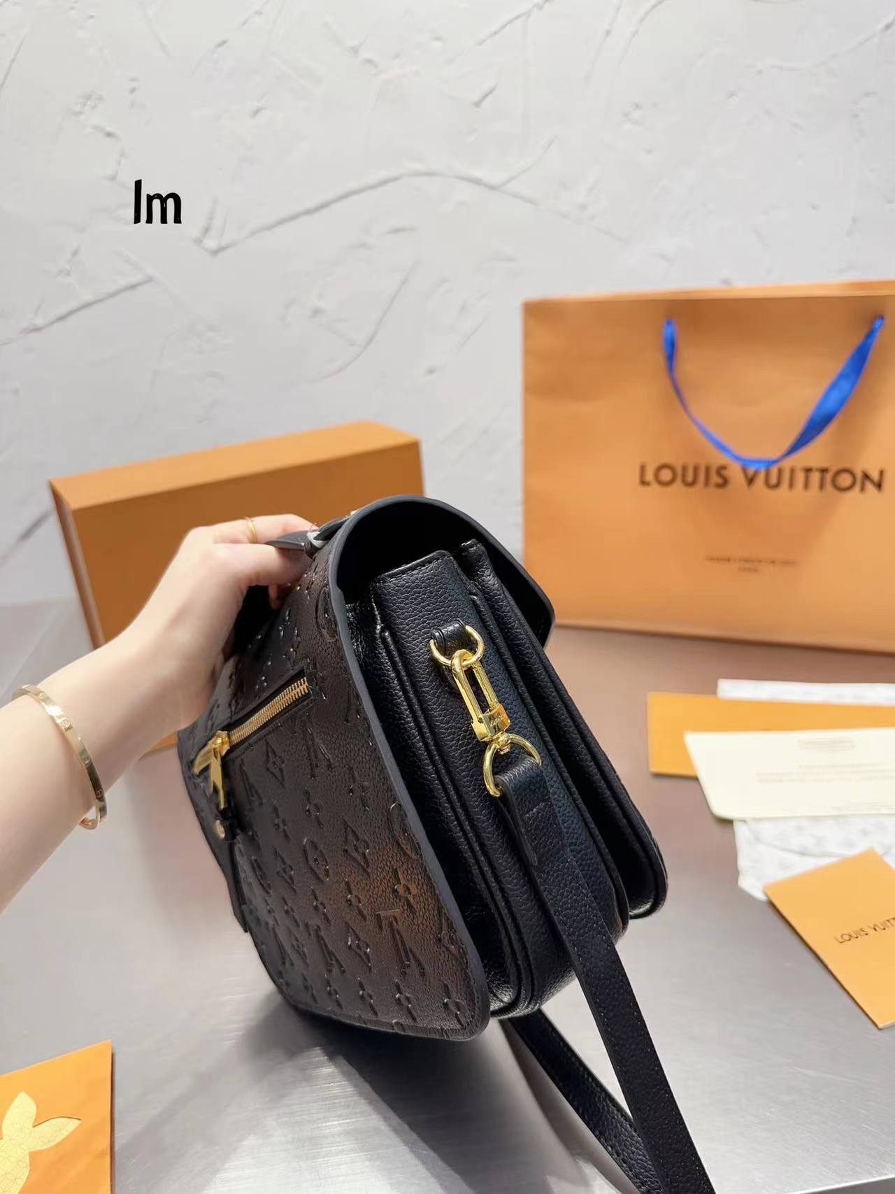 Luxury accessories A40