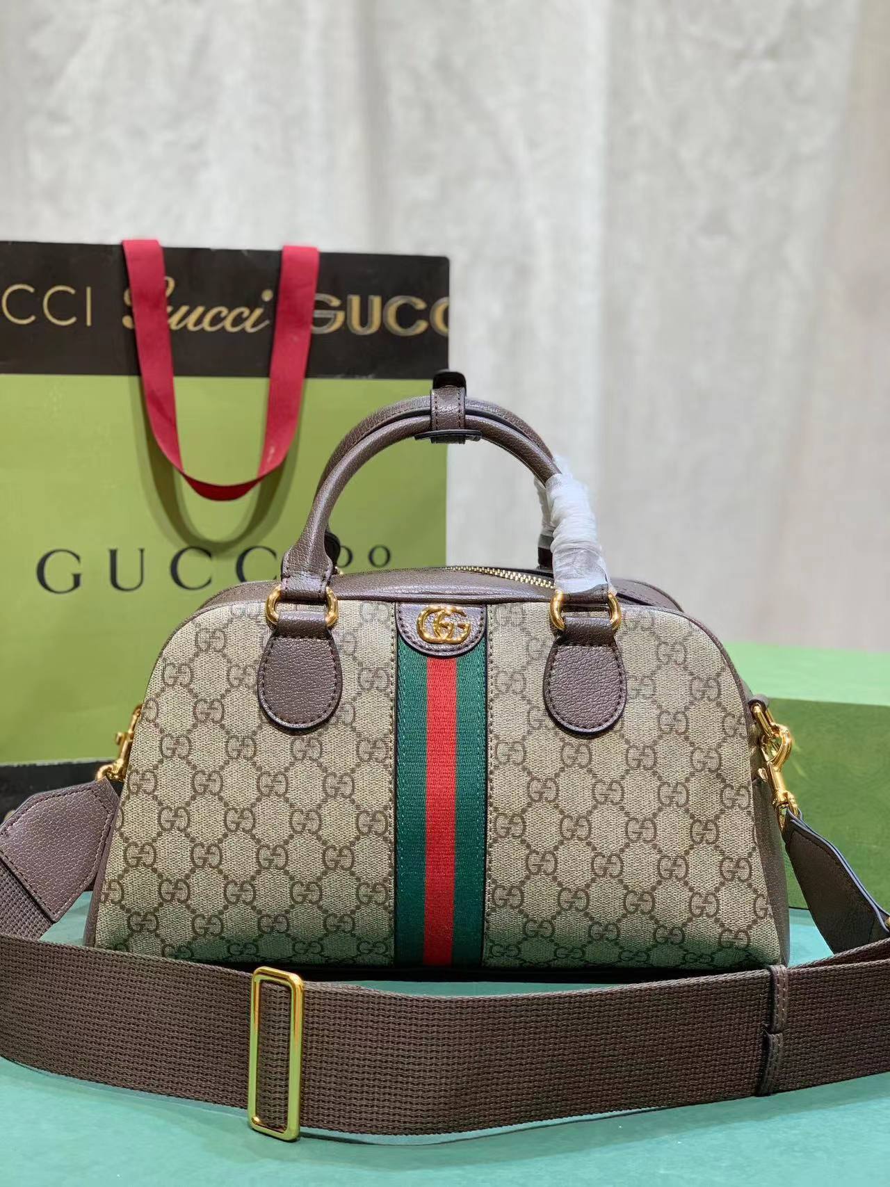 Luxury accessories A39