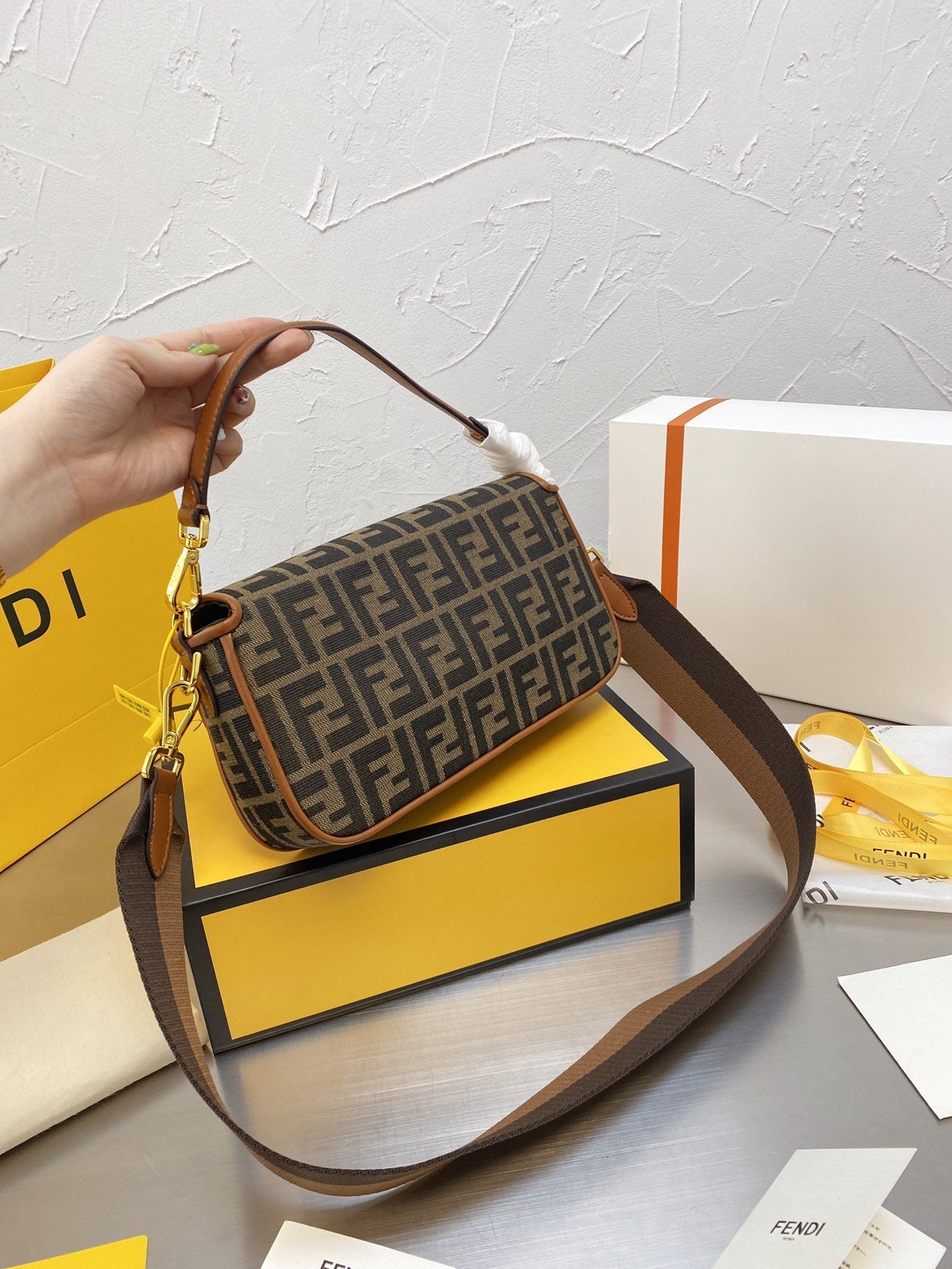 VL - Luxury Edition Bags FEI 136