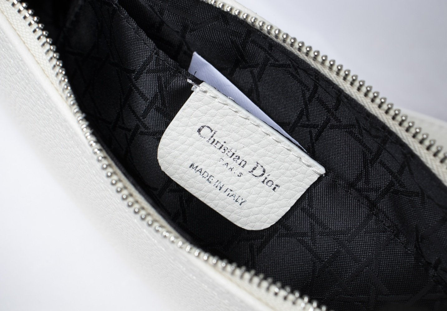 VL - Luxury Edition Bags DIR 110