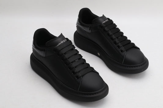 Sneaker shoes luxury shoes